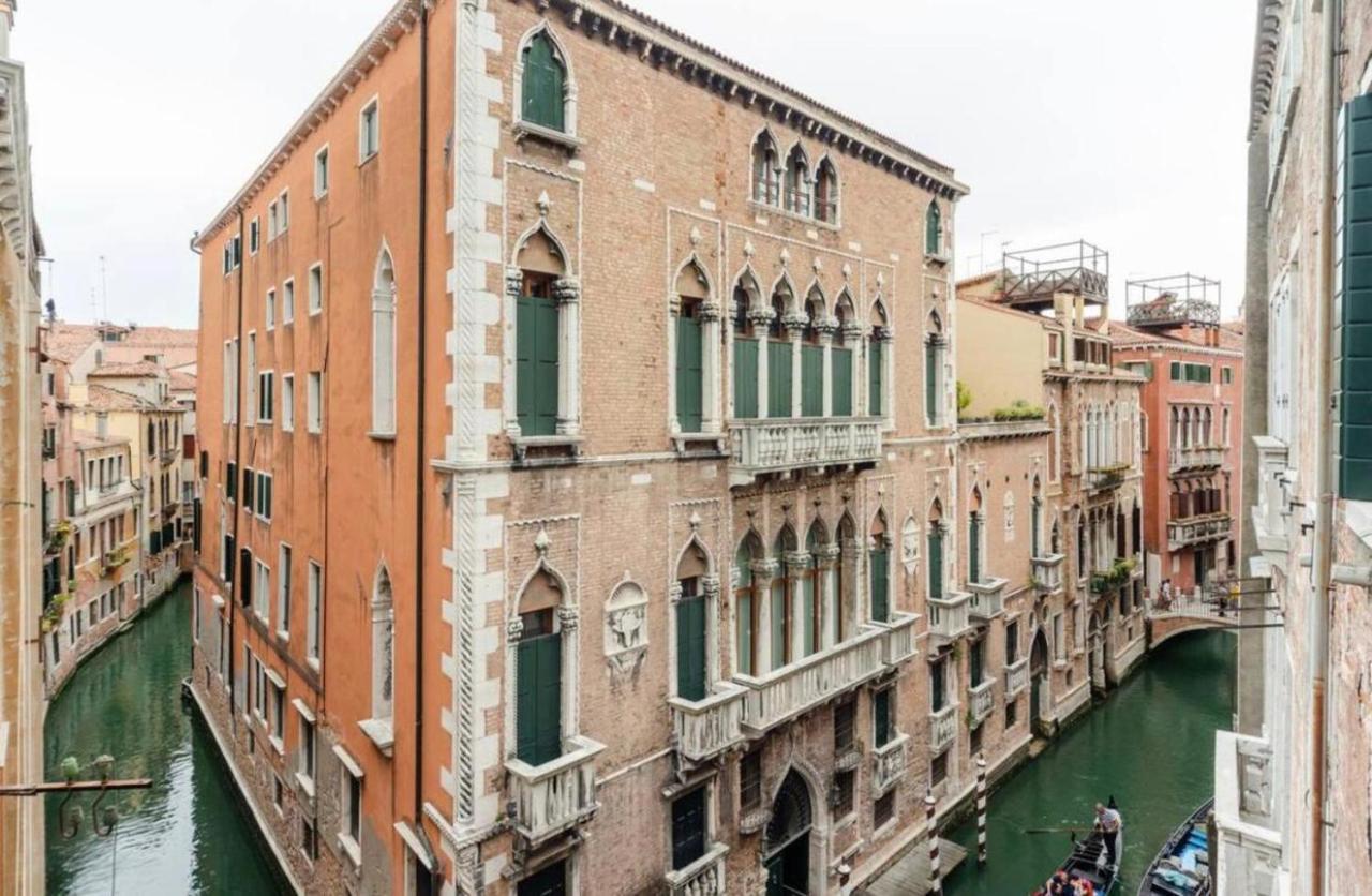 Venezia La Fenice Exterior photo